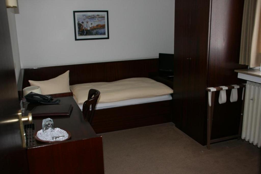Hotel Diening Essen Bilik gambar