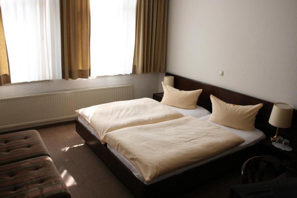 Hotel Diening Essen Bilik gambar