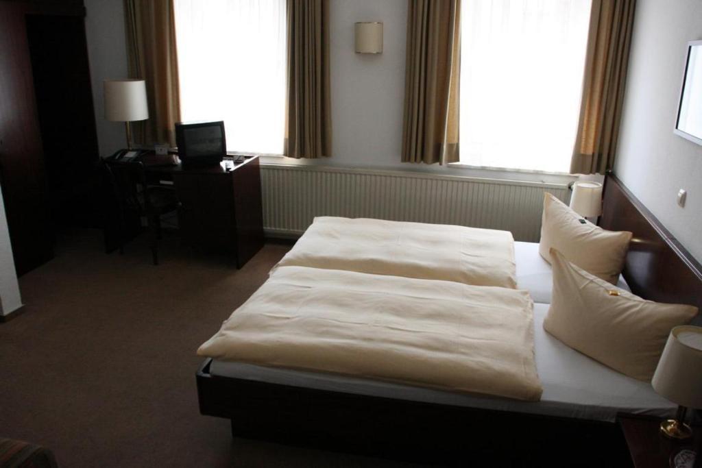 Hotel Diening Essen Bilik gambar