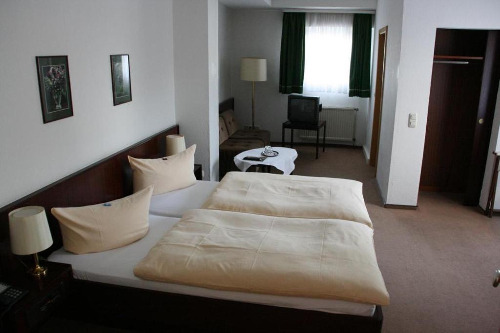 Hotel Diening Essen Bilik gambar